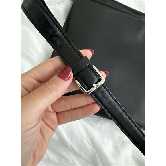 GIVENCHY Logo Black Leather Crossbody Bag - Picture 10 of 16